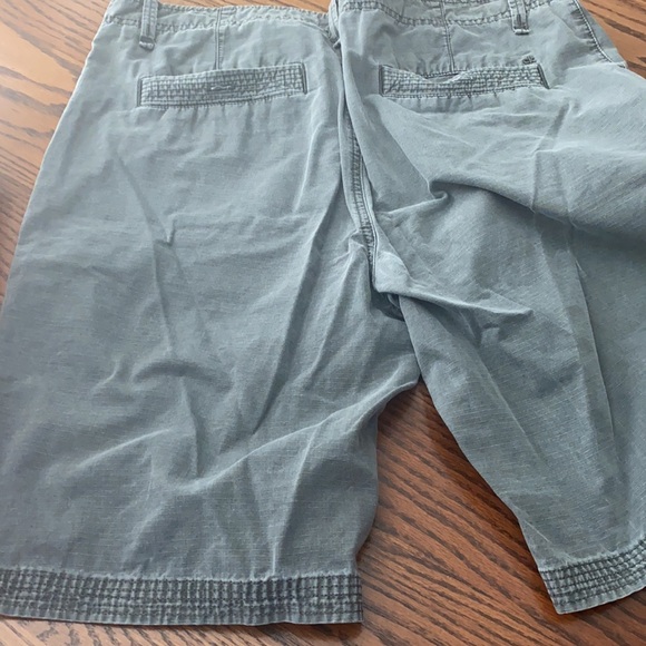 Calvin Klein flat front shorts a washed navy color - Picture 4 of 6